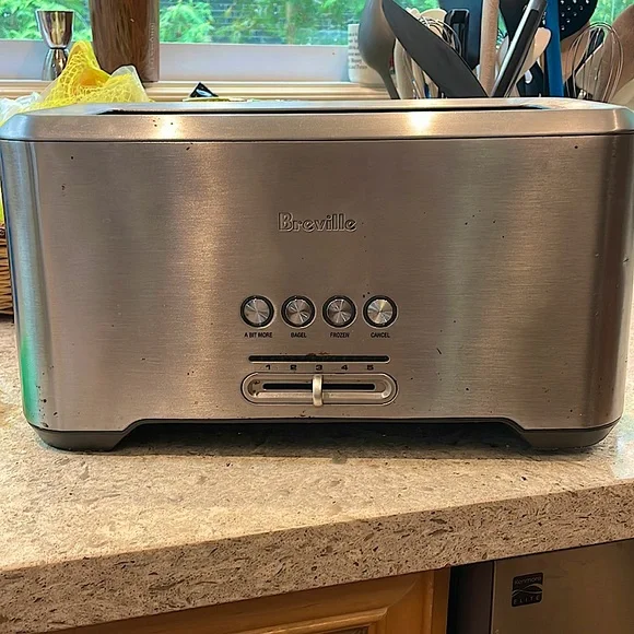 Toaster - Picture 1 of 4